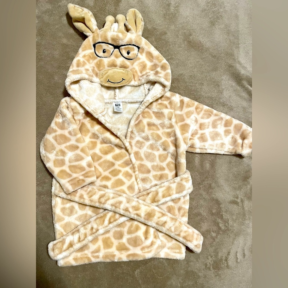 Baby giraffe robe